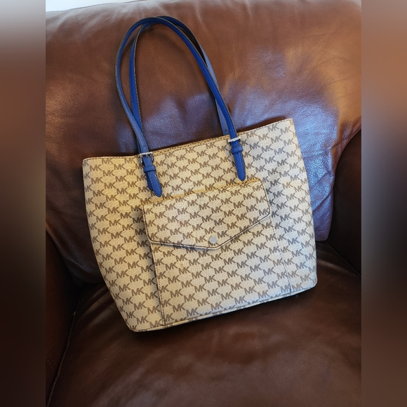 Michael Kors Signature Tote with Blue Accents - Picture 1 of 1